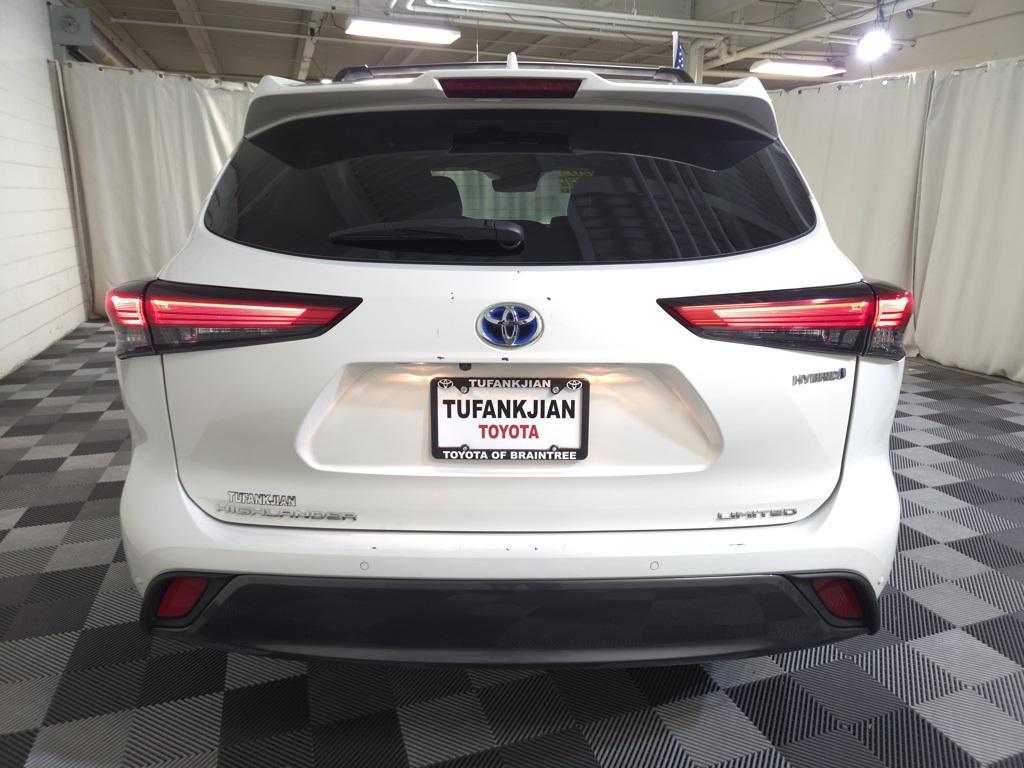 used 2020 Toyota Highlander Hybrid car, priced at $33,500