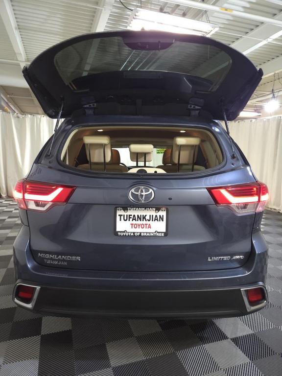 used 2018 Toyota Highlander car, priced at $22,885