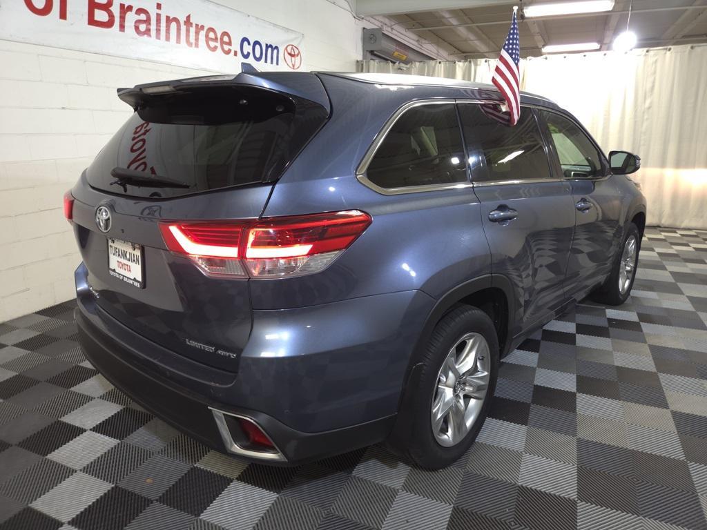 used 2018 Toyota Highlander car, priced at $22,885
