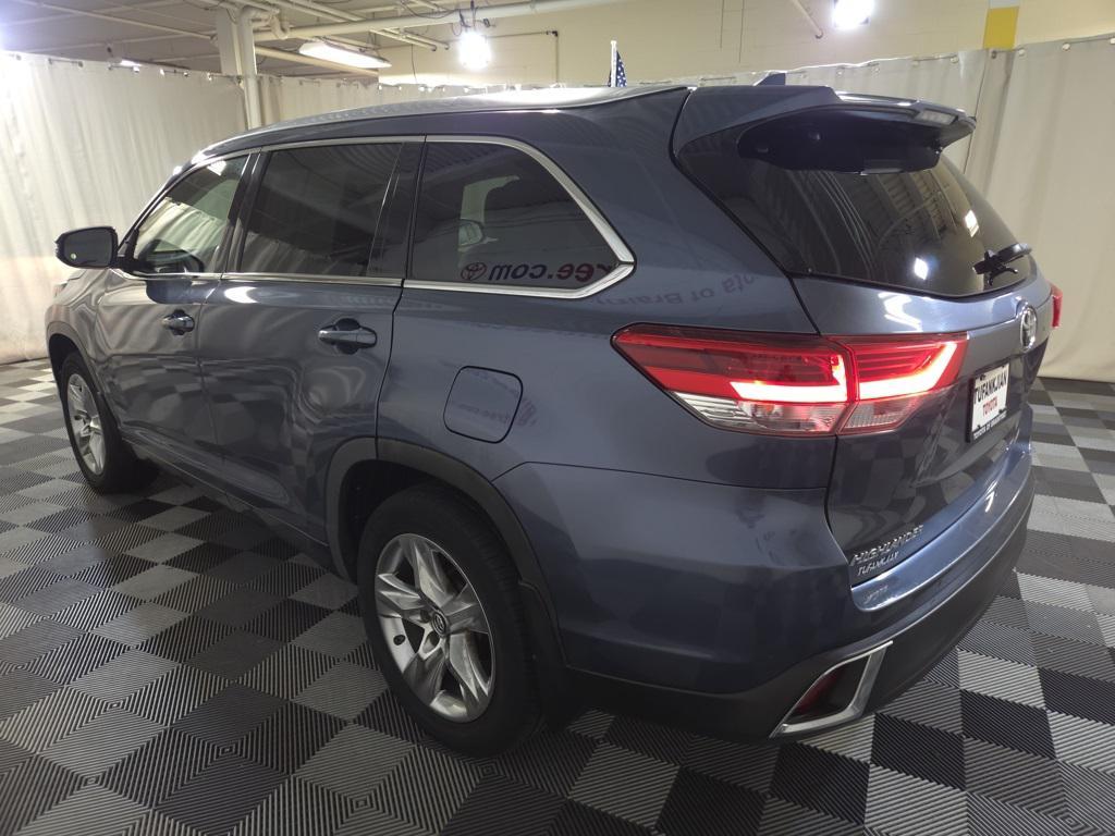 used 2018 Toyota Highlander car, priced at $22,885