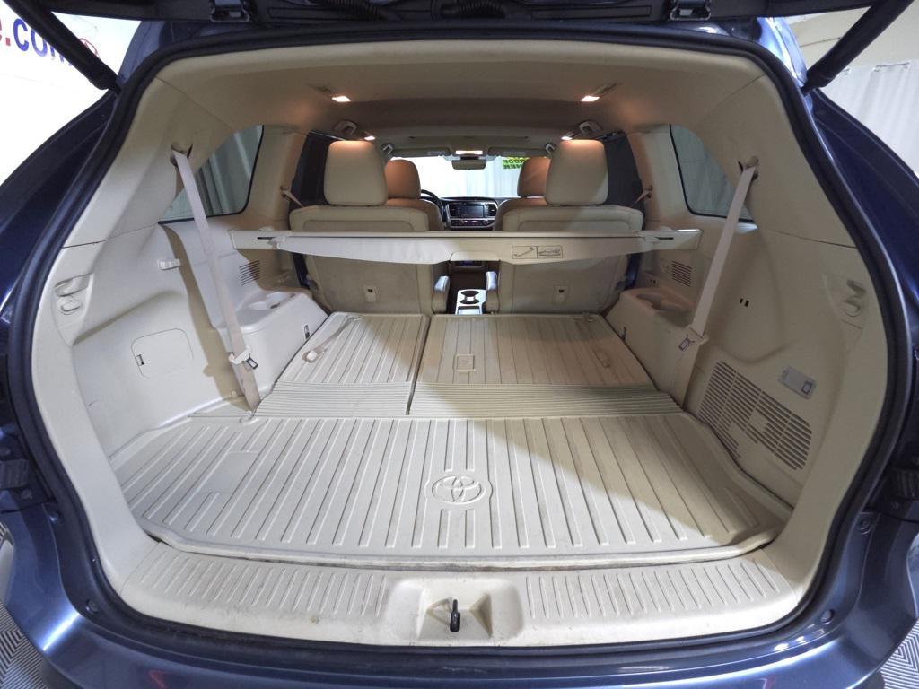 used 2018 Toyota Highlander car, priced at $22,885