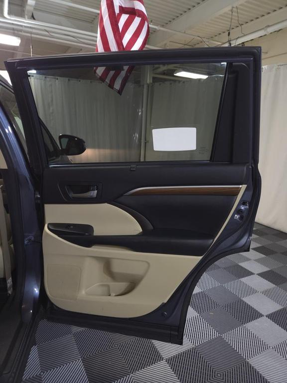 used 2018 Toyota Highlander car, priced at $22,885