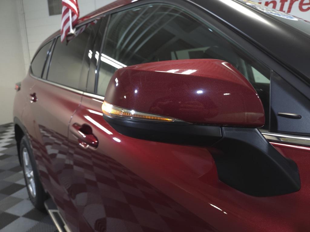 used 2022 Toyota Highlander car, priced at $35,275