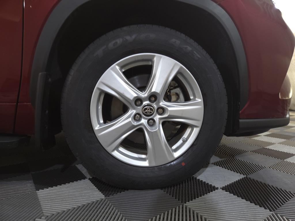 used 2022 Toyota Highlander car, priced at $35,275