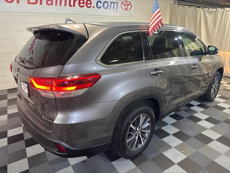 used 2019 Toyota Highlander car, priced at $23,395