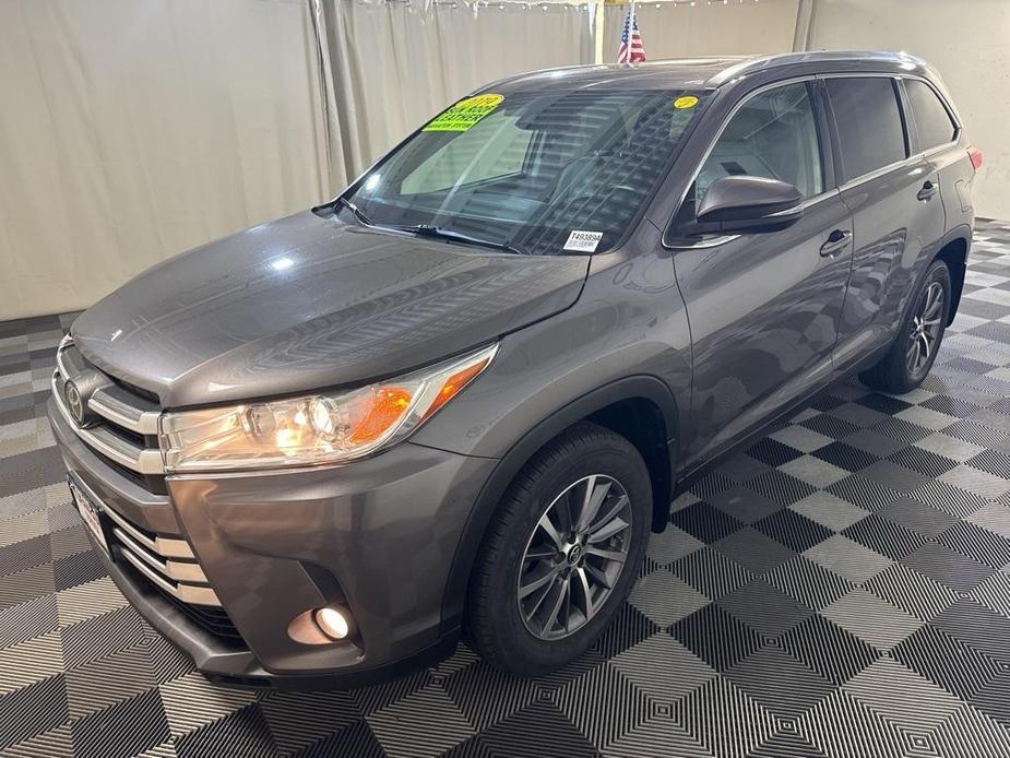 used 2019 Toyota Highlander car, priced at $23,395