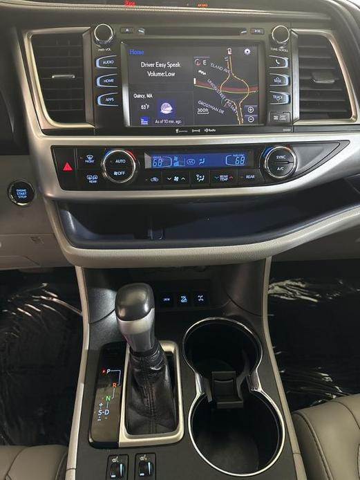 used 2019 Toyota Highlander car, priced at $23,395