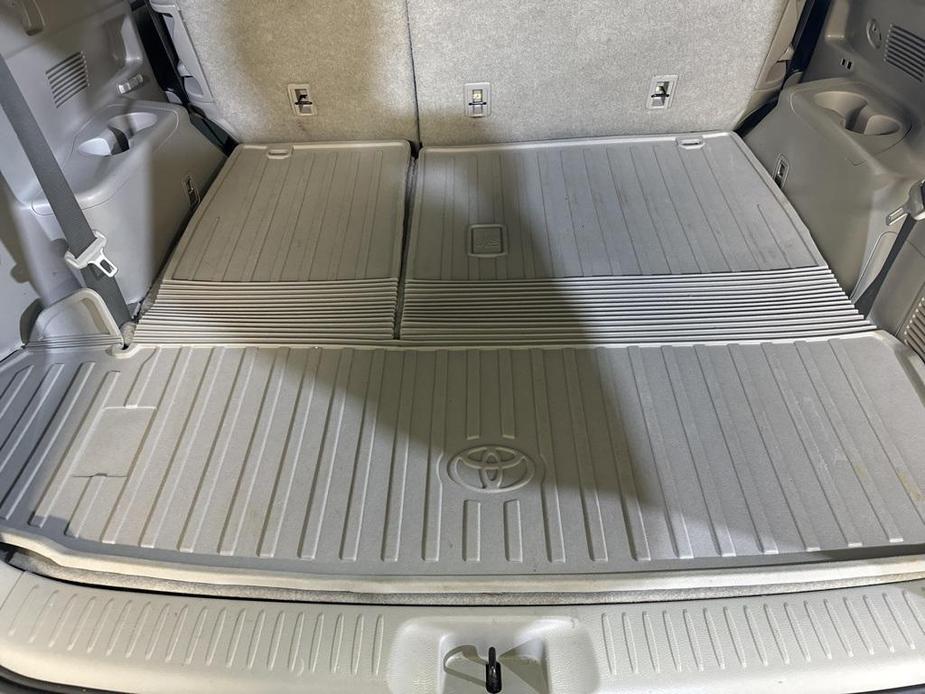 used 2019 Toyota Highlander car, priced at $23,395