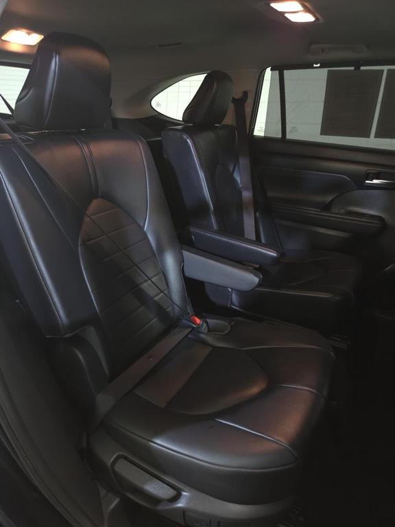 used 2022 Toyota Highlander car, priced at $38,755