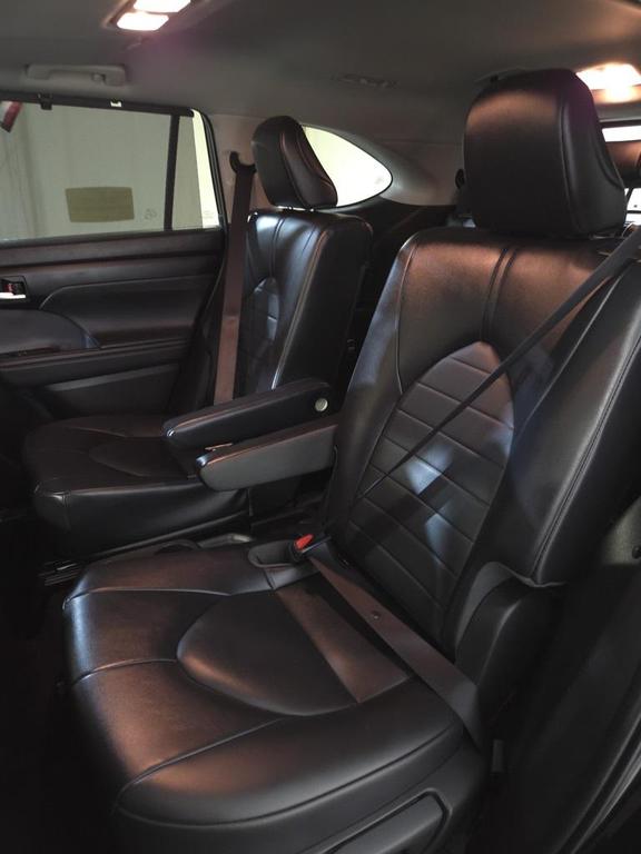 used 2022 Toyota Highlander car, priced at $38,755