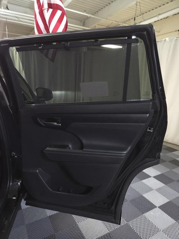 used 2022 Toyota Highlander car, priced at $38,755