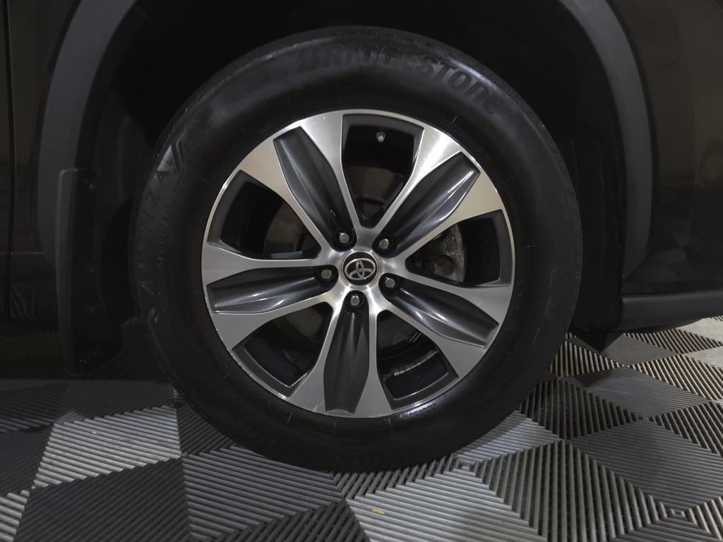 used 2022 Toyota Highlander car, priced at $38,755