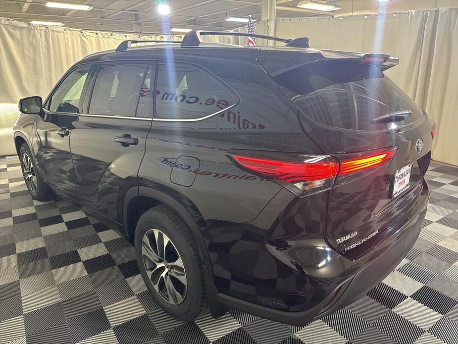 used 2022 Toyota Highlander car, priced at $37,990