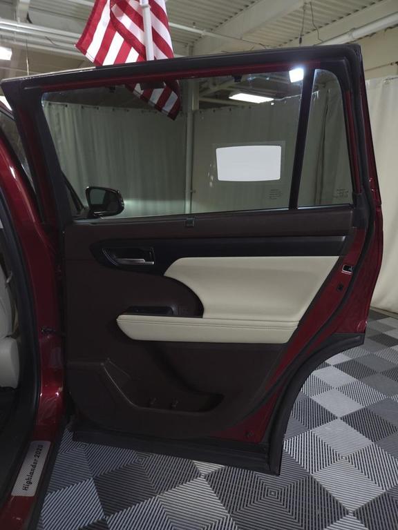 used 2020 Toyota Highlander car, priced at $32,885