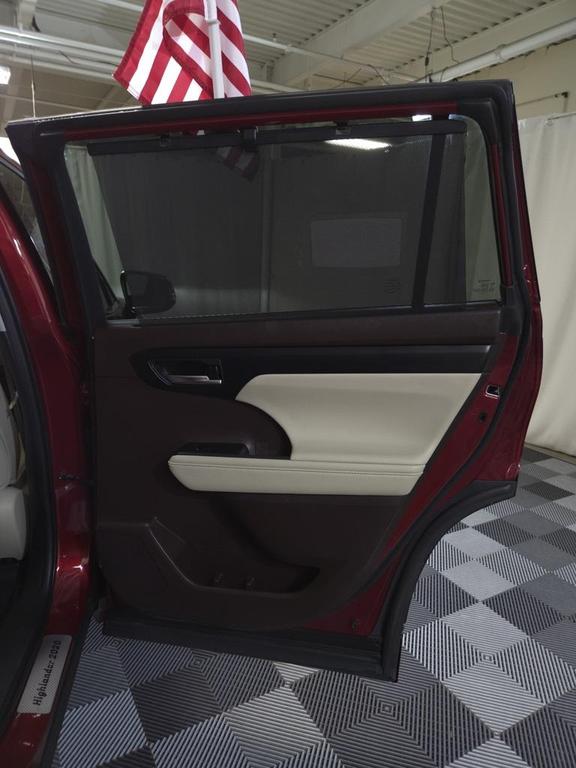 used 2020 Toyota Highlander car, priced at $32,885