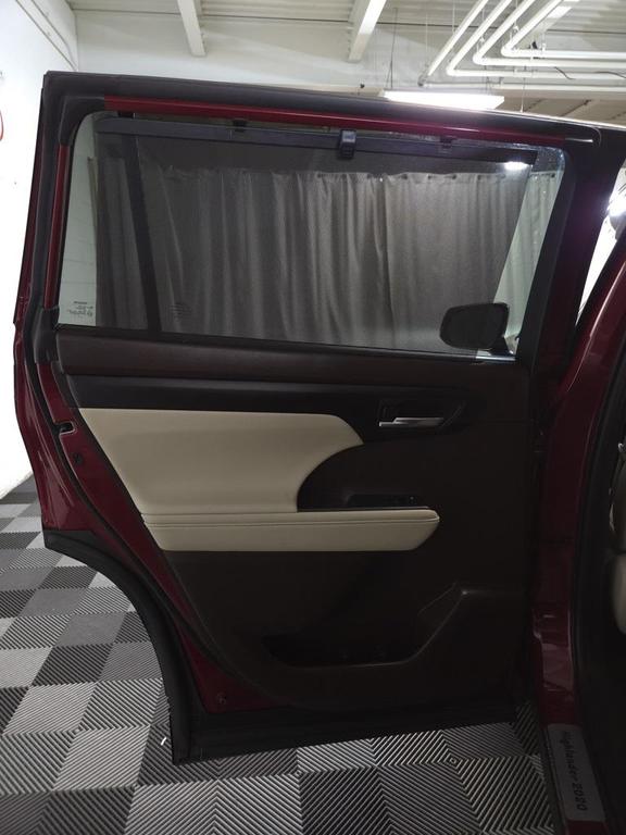 used 2020 Toyota Highlander car, priced at $32,885