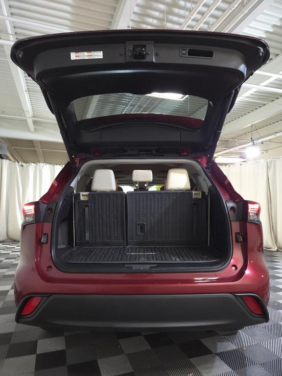 used 2020 Toyota Highlander car, priced at $32,885