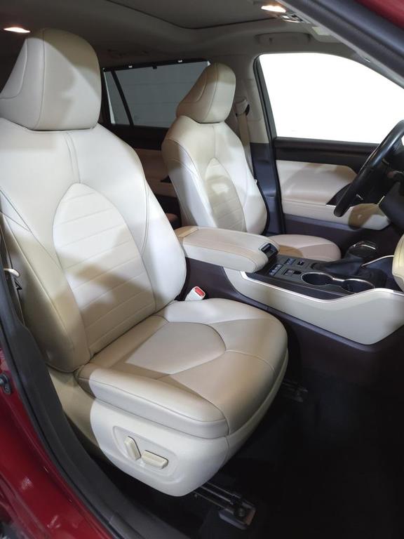 used 2020 Toyota Highlander car, priced at $32,885
