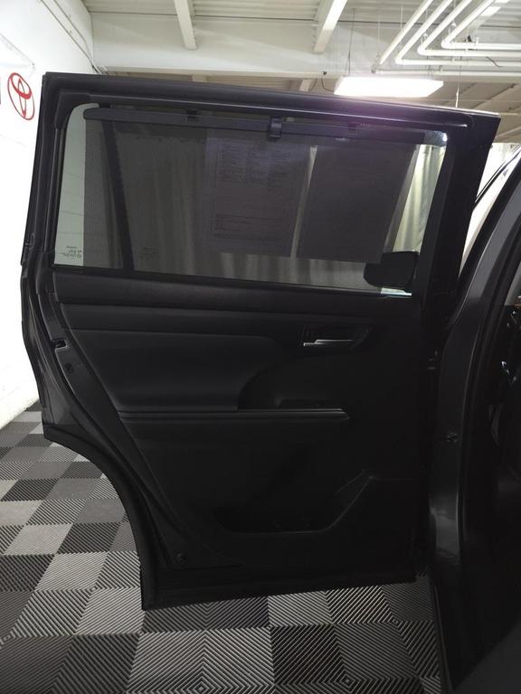 used 2023 Toyota Highlander car, priced at $39,900