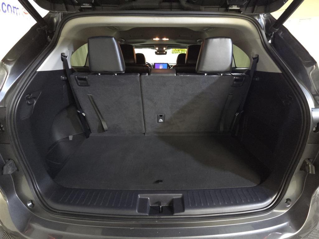 used 2023 Toyota Highlander car, priced at $39,900