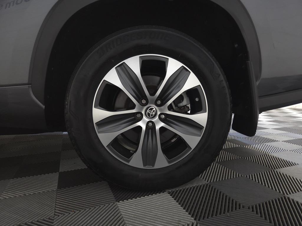 used 2023 Toyota Highlander car, priced at $39,900