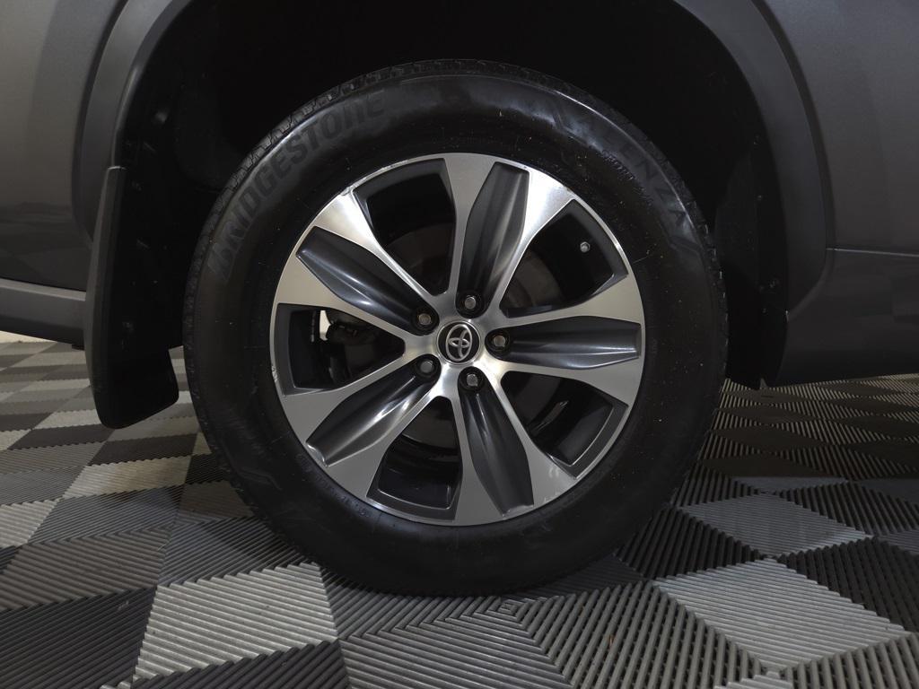 used 2023 Toyota Highlander car, priced at $39,900