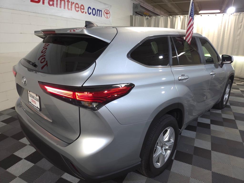 used 2023 Toyota Highlander car, priced at $32,995