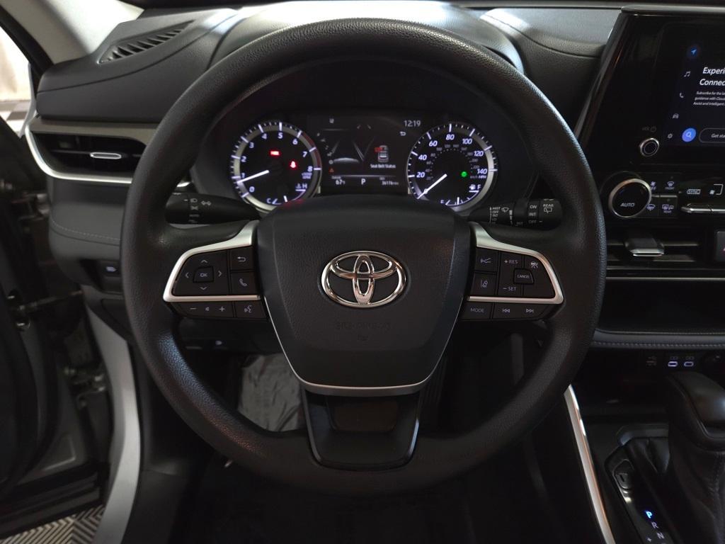 used 2023 Toyota Highlander car, priced at $32,995