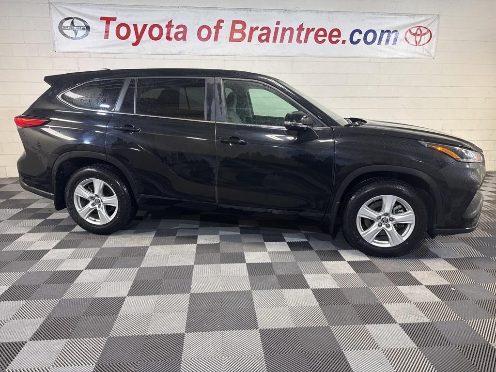 used 2023 Toyota Highlander car, priced at $38,990