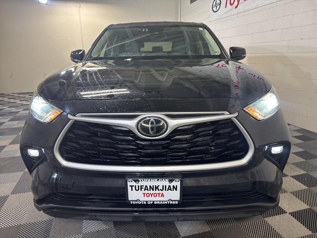 used 2023 Toyota Highlander car, priced at $38,990