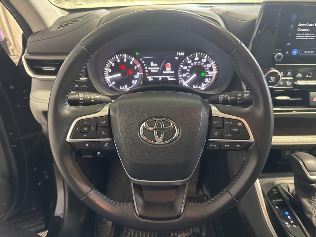 used 2023 Toyota Highlander car, priced at $38,990