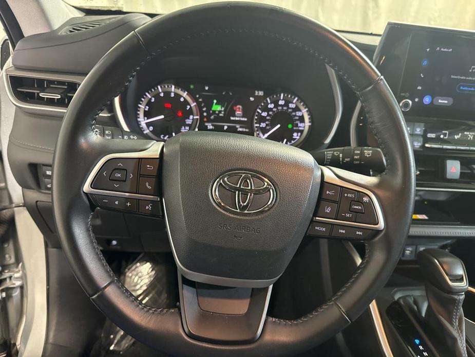 used 2023 Toyota Highlander car, priced at $41,380