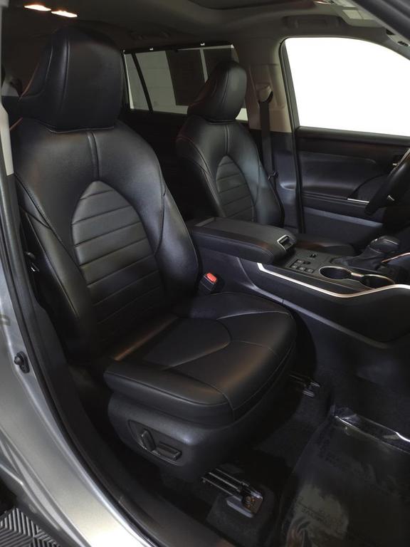used 2024 Toyota Highlander Hybrid car, priced at $46,495
