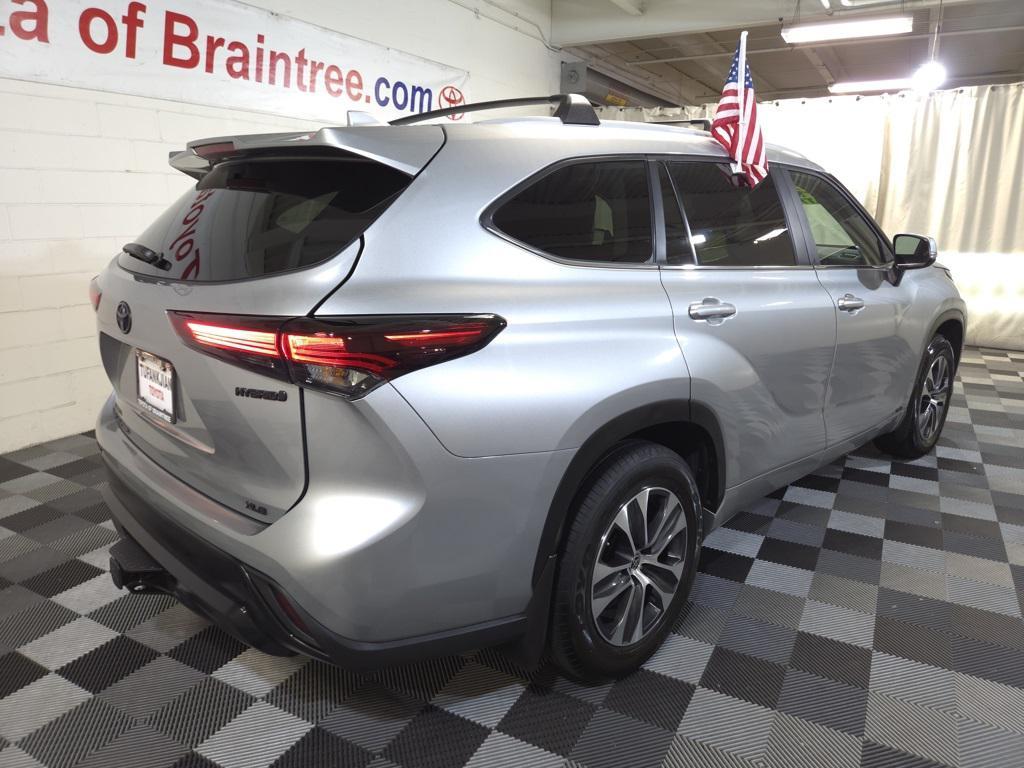 used 2024 Toyota Highlander Hybrid car, priced at $46,495