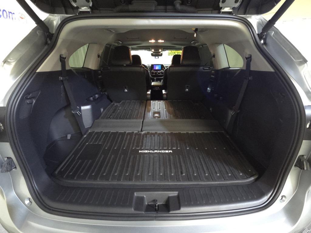 used 2024 Toyota Highlander Hybrid car, priced at $46,495