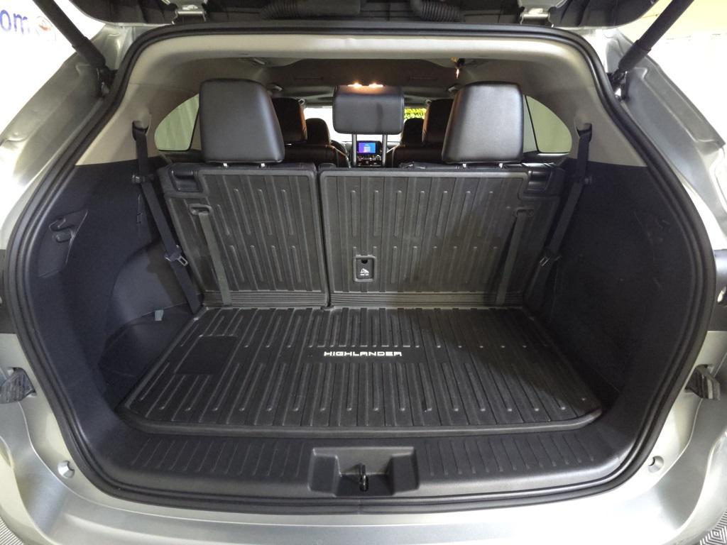 used 2024 Toyota Highlander Hybrid car, priced at $46,495