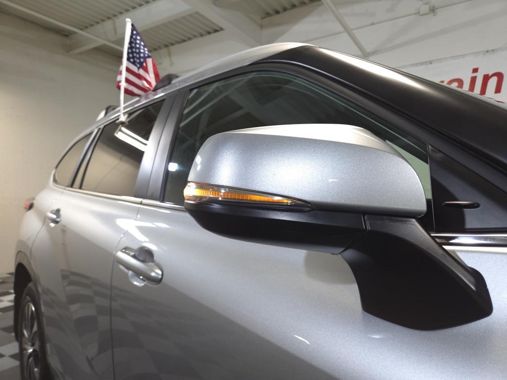 used 2024 Toyota Highlander Hybrid car, priced at $46,495