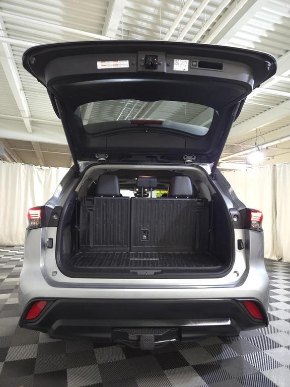 used 2024 Toyota Highlander Hybrid car, priced at $46,495