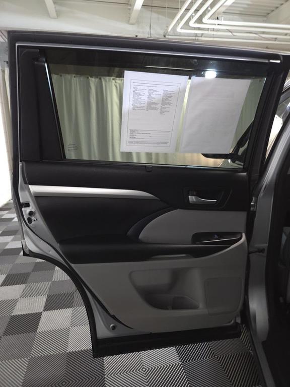 used 2016 Toyota Highlander car, priced at $19,650