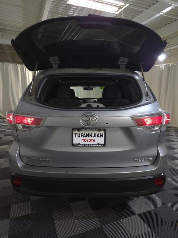 used 2016 Toyota Highlander car, priced at $19,650
