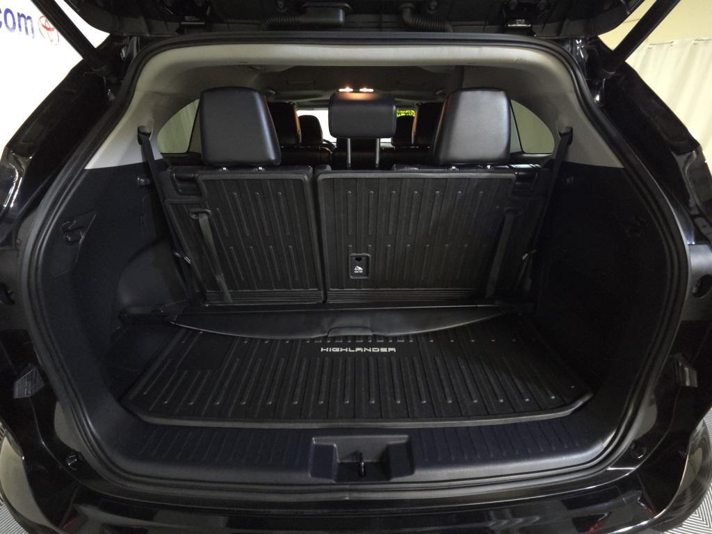 used 2022 Toyota Highlander car, priced at $40,375