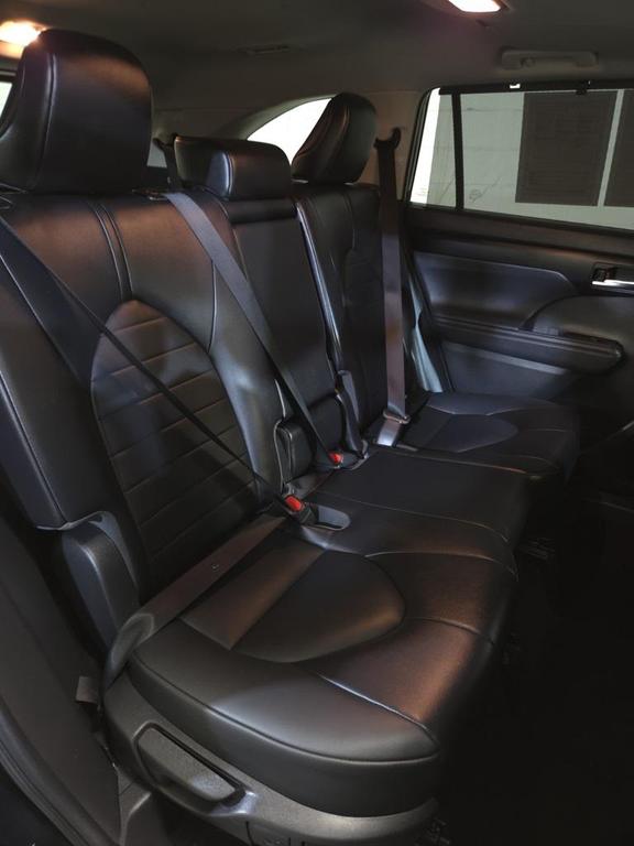 used 2022 Toyota Highlander car, priced at $40,375