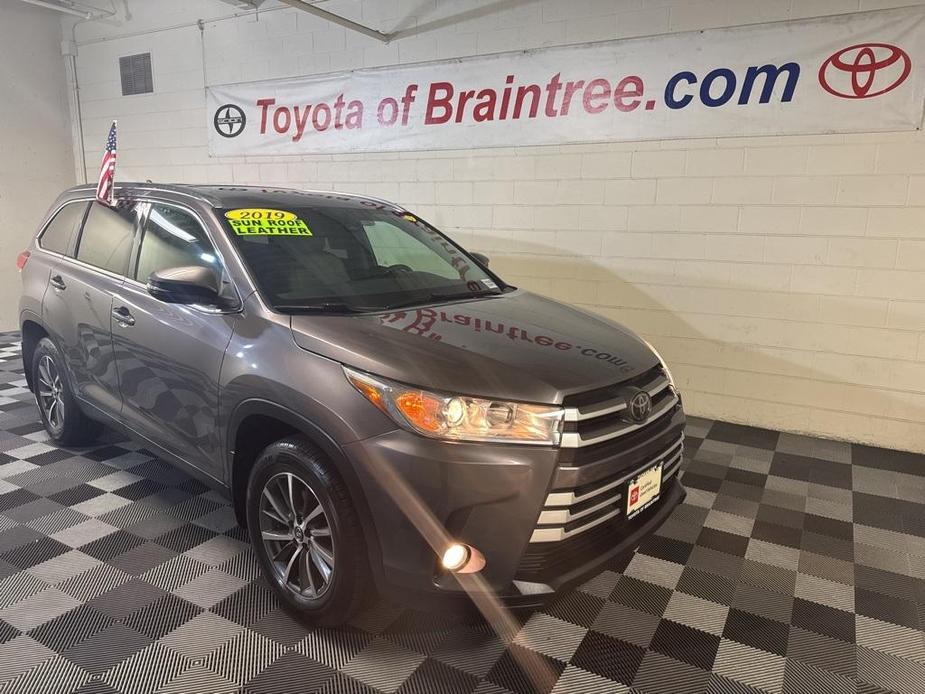 used 2019 Toyota Highlander car, priced at $24,895