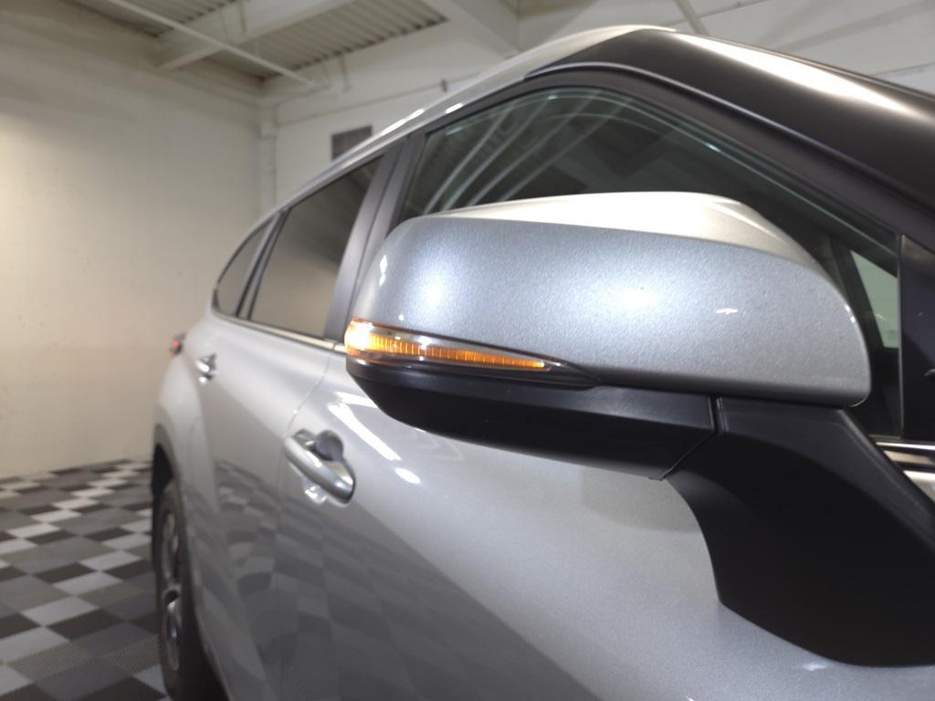 used 2023 Toyota Highlander car, priced at $39,855