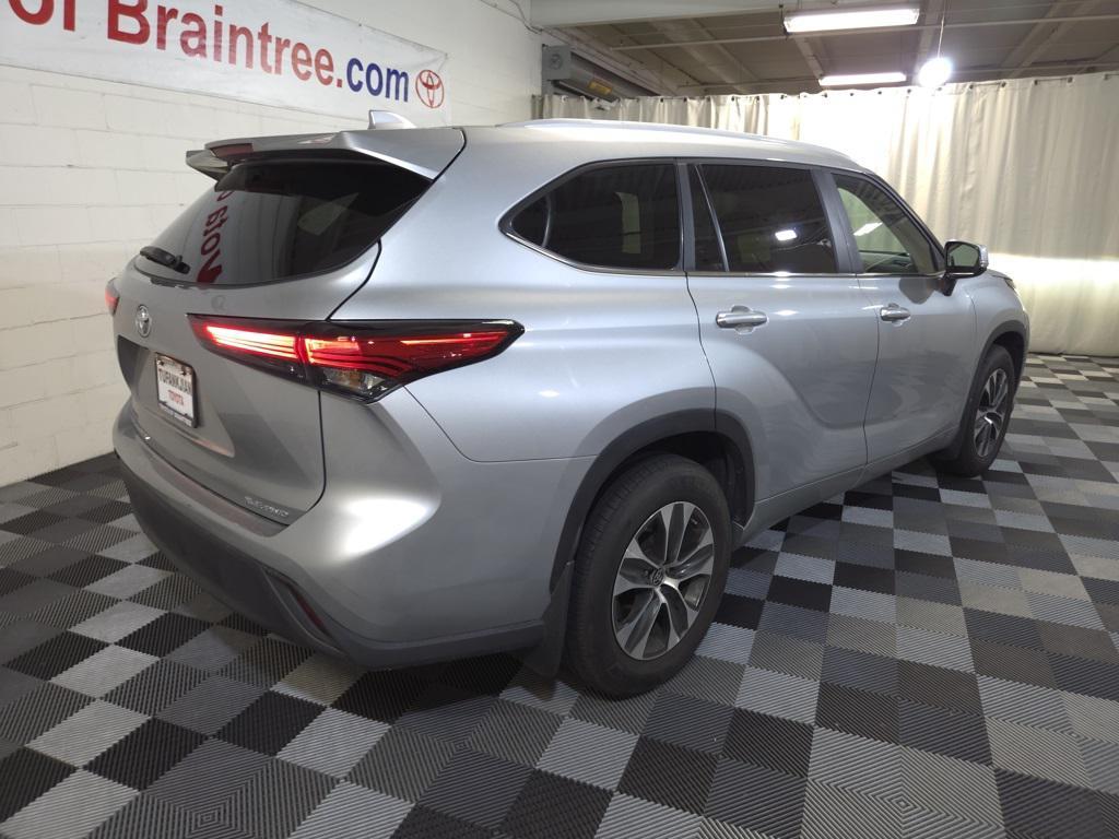 used 2023 Toyota Highlander car, priced at $39,855