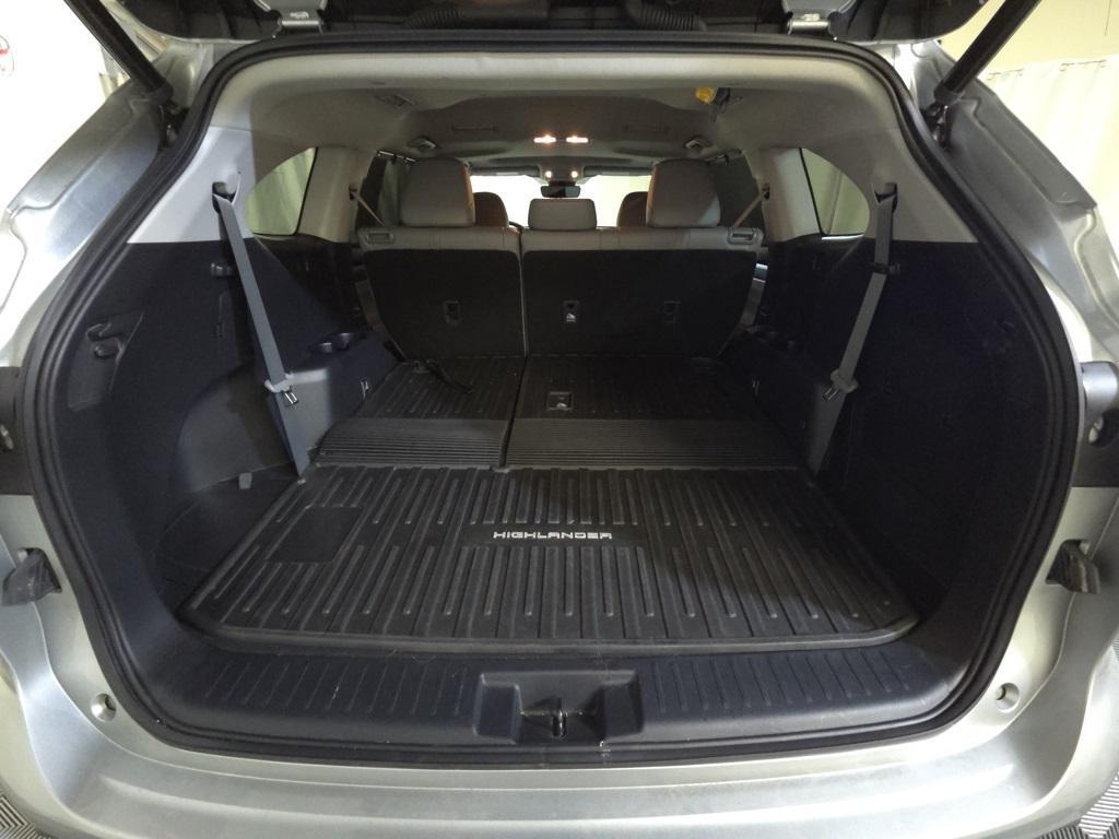 used 2023 Toyota Highlander car, priced at $39,855