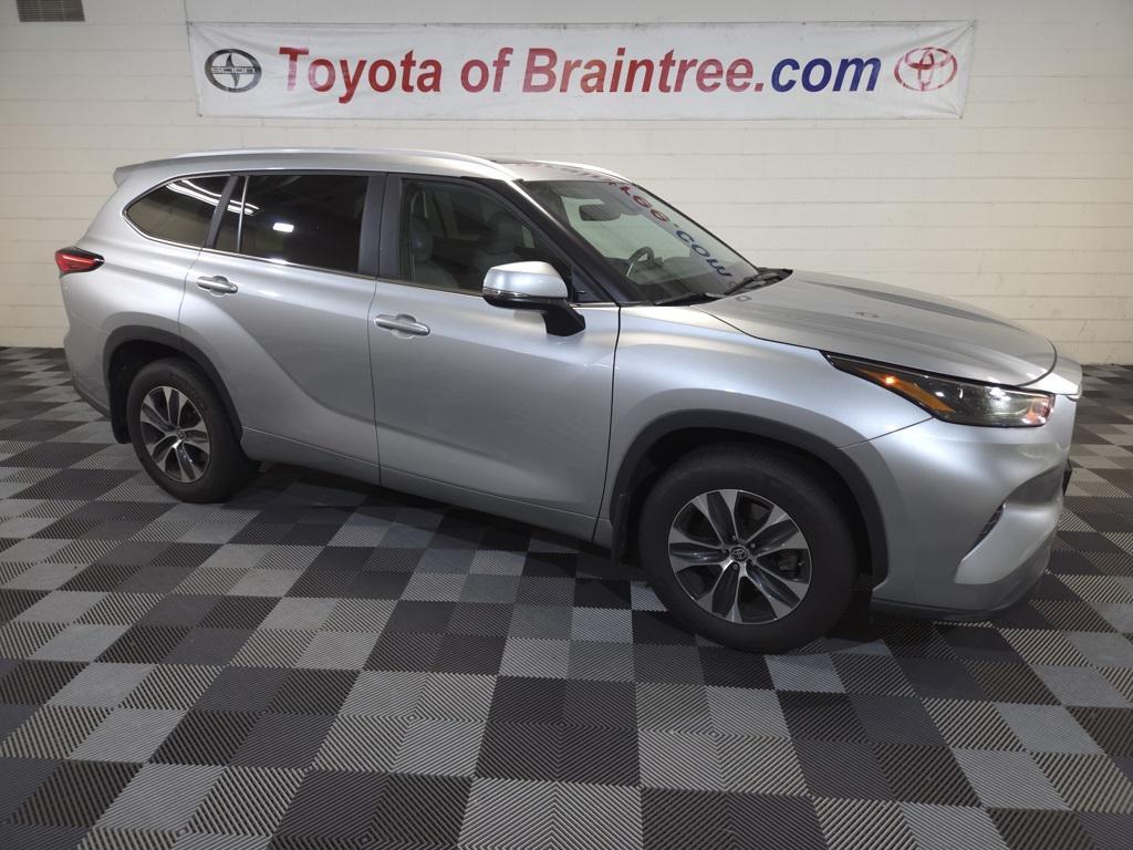used 2023 Toyota Highlander car, priced at $39,855