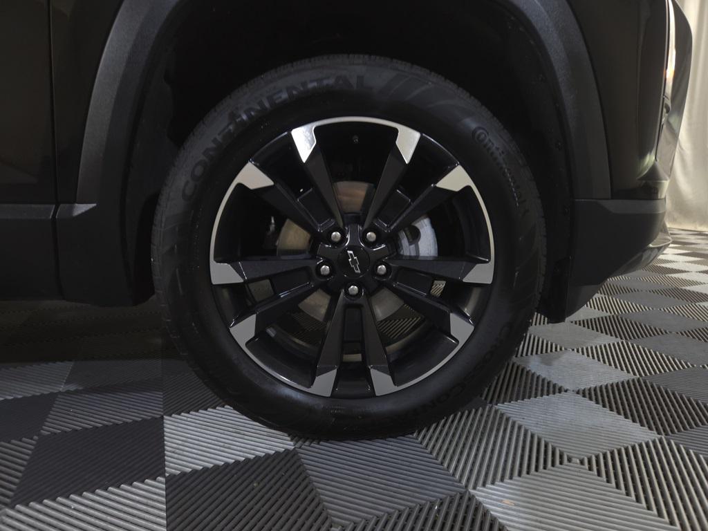 used 2025 Chevrolet Equinox car, priced at $31,595