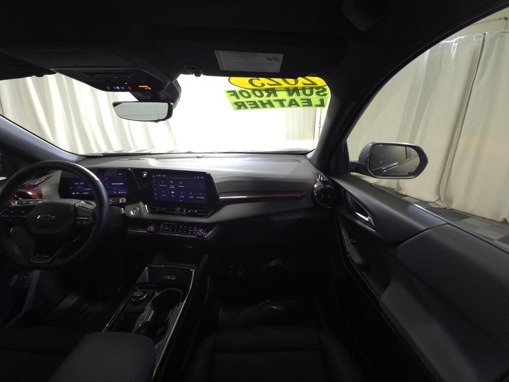 used 2025 Chevrolet Equinox car, priced at $31,595