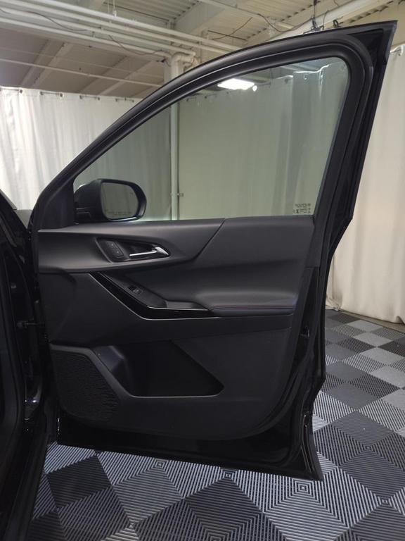 used 2025 Chevrolet Equinox car, priced at $31,595